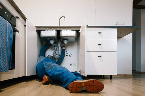 Professional Leak Detection technician working in Nineveh, IN